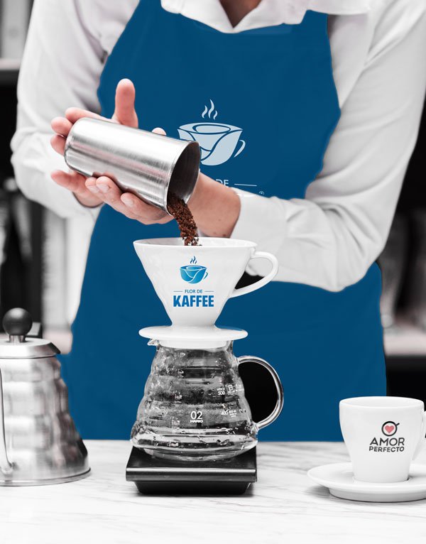 Preparación de café de filtro en Flor de Kaffee